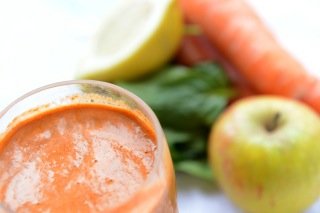Lemon-apple-ginger-and-carrot-juice