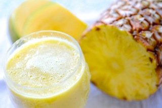 Pineapple-and-Mango-Smoothie